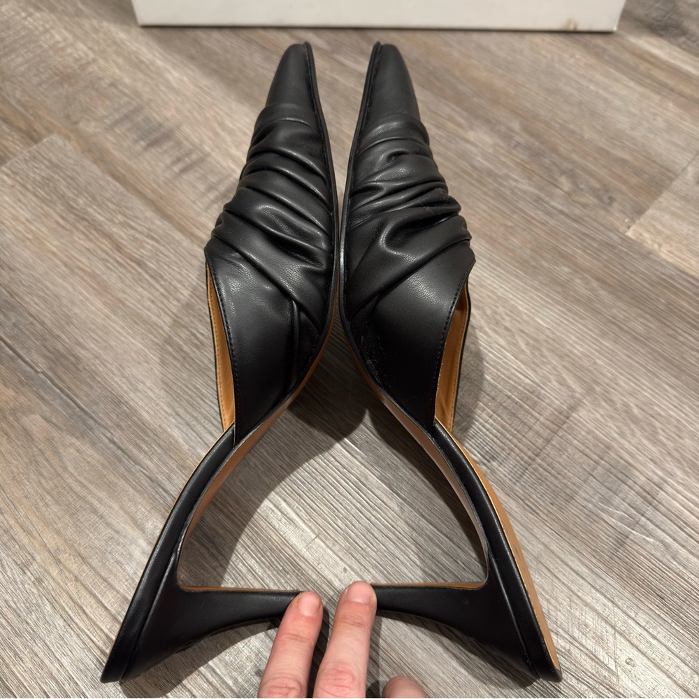 Alexander McQueen Sing Stretch Black Leather Heel… - image 6